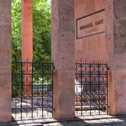 Tumba de Immanuel Kant en la Catedral de Königsberg, Kaliningrado, Rusia