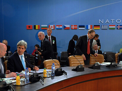 On April 1, 2014, at NATO Headquarters in Brussels, Belgium, U.S. Secretary of State John Kerry and British Foreign Secretary William Hague joined their fellow foreign ministers for a NATO-Ukraine Commission Session