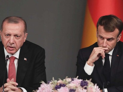 Emmanuel Macron se erige como defensor de la libertad de expresión, mientras que Erdoğan se presenta como el adalid del islam