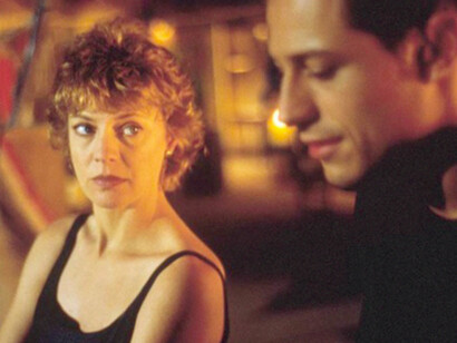 Margherita Buy e Stefano Accorsi in una scena del film "Le fate ignoranti" del 2001 del regista Ferzan Özpetek