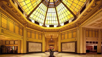 Atrio del Fairmont Peace Hotel Shanghai —cortesía hoteles Fairmont—, Shanghái, China