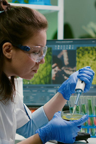 Cientista. Durante os estudos, apenas os impactos locais são considerados