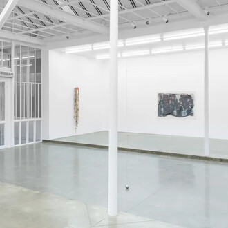 Various artists, Props, exhibition view. Courtesy of Galerie Derouillon