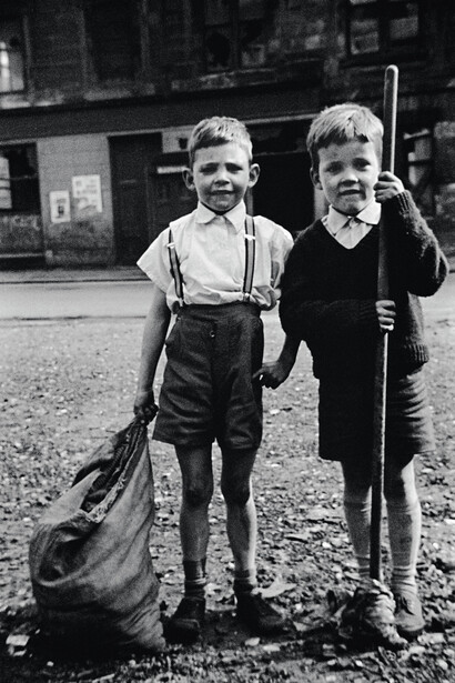 David Peat
Two boys with sack
Silver gelatin print
15 x 10.5 ins (38 x 27 cms)