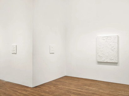 Tim Noble, Happy land, exhibition view. Courtesy of Palo Gallery