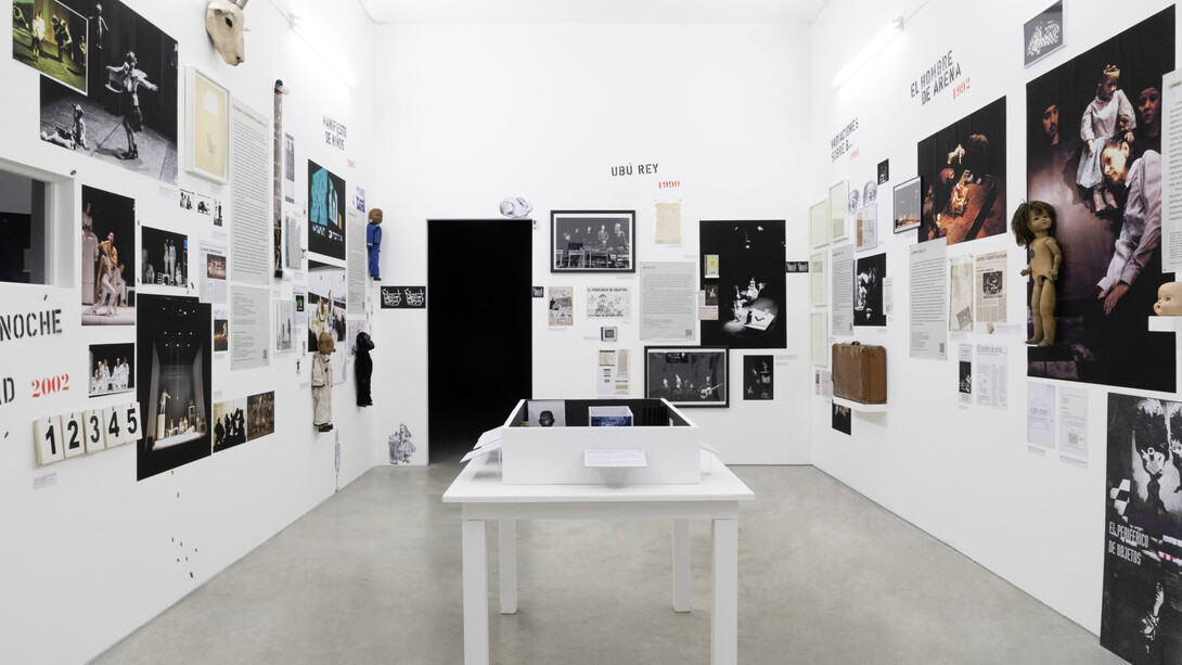 Theatre machine: el Periférico de Objetos (1990–2009), exhibition view. Courtesy of Museo de Arte Moderno de Buenos Aires