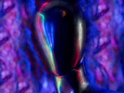 Nos tempos modernos, a humanidade tem desenvolvido máquinas cada vez mais sofisticadas. Os robôs e sistemas de inteligência artificial (IA) realizam tarefas que antes eram exclusivas dos seres humanos. Eles trabalham em linhas de montagem, circulam em lojas ajudando clientes, fazem entregas, controlam estoques e até interagem com pessoas em aeroportos e espaços públicos
