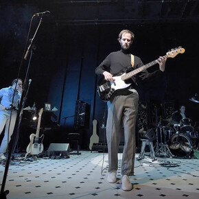Les serge (Gainsbourg point barre). Avec l'aimable autorisation du Les Célestins, Théâtre de Lyon