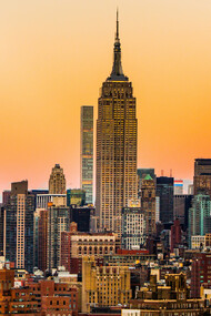 Nova Iorque, USA. Tanta pluralidade humana confrange tantos nesta europa decadente, o que admira é a pulsante heterogeneidade presente e reinante desde Central Park a Wall Street ou à Battery, de Brooklin a Chelsea