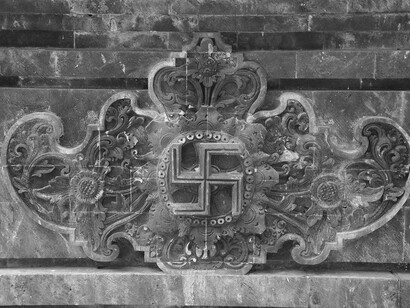 The entrance to the Balinese Hindu pura Goa Lawah, one of Bali’s sacred temple sites