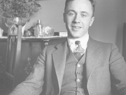 A young ohn Archibald Wheeler posing for a photo would soon be a pioneer in the field of quantum information