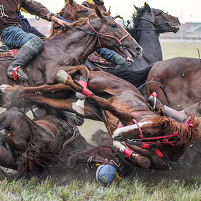 Maksat Shagyrbay, Steppe, exhibition photo. Courtesy of Erarta Museum