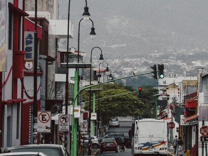 Con calles llenas de color, Costa Rica ofrece un interesante contraste entre la calma de la costa y el brío de las zonas urbanas