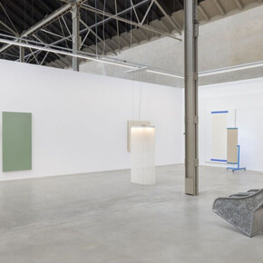 John Armleder, Furniture sculptures, exhibition view. Courtesy of Galerie Mehdi Chouakri