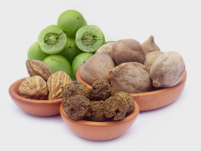 Il Triphala, utilizzato quotidianamente, si occupa dell’organismo come una nutrice accudente