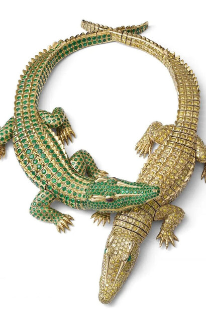 Una vez, en Cartier (París), llevando con ella un pequeño cocodrilo vivo, solicitó que se le hiciera un collar que lo replicara