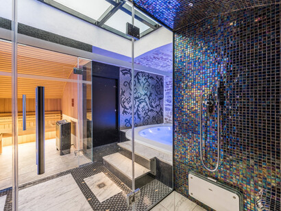 Atrium, the wet zone