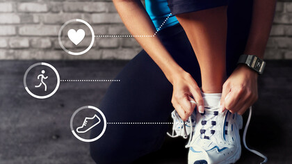 Zapatos equipados para medir datos de la carrera de su usuario