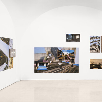 Rä di Martino, Kodrok, vista della mostra. Cortesia della Galleria Valentina Bonomo