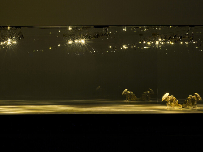 Sebastián Gordín, E l'acqua ebbe paura, 2014, wood, brass, glass, LEDs, 75 x 123 x 175 cm