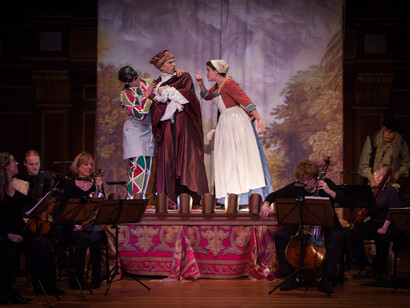 Una rappresentazione teatrale di 'La Serva Padrona'