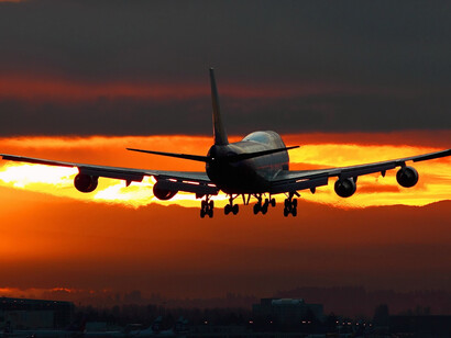 Emigración en avión entre América Latina y Europa