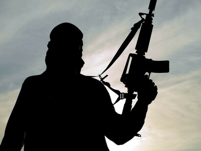 Silueta de un terrorista yihadista