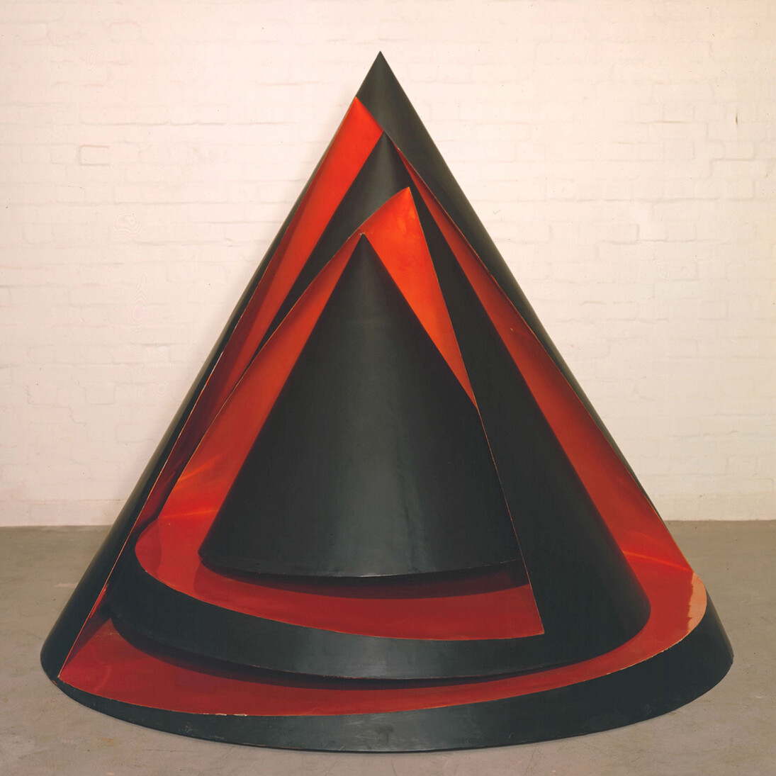 Phillip King, And the Birds Began to Sing 1964, Acrylic and metal, 1803 x 1803 x 1803 mm, Tate
