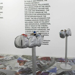 LiliReynaud-Dewar-TEETH, GUMS, MACHINES,FUTURE, SOCIETY (trash cans),2016Aluminium. 110 x 25 x 71 cm-Vue de l’exposition / View of the exhibition «Dents, gencives, machines, futur, société», kamelmennour (6rueduPontdeLodi), Paris, 2016© LiliReynaud-DewarPhoto. JulieJoubert & archives kamelmennourCourtesy the artist and kamelmennour, Paris/London