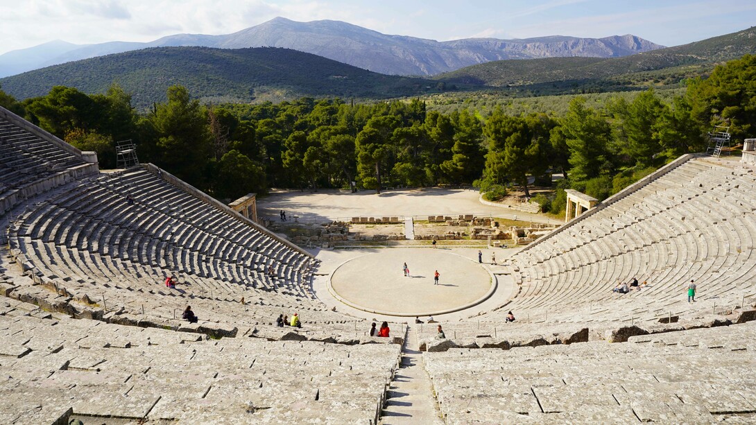 Teatro antico a Epidauro, fine del IV secolo a.C., penisola del Peloponeso, Grecia