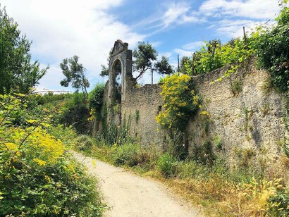 Resti di un arco lungo la via Iulia Augusta, Albenga (SV) Italia