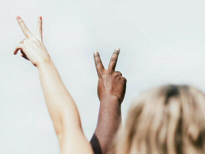 Futuro: nuestros amigos tunecinos nos han hecho una magnífica oferta de celebrar un seminario internacional para debatir el futuro