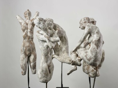 Kalliopi Lemos
Figurines
2016
Air-drying clay, Japanese paper
10 works
Various dimensions
Location: London (Bracknell Gardens)

Courtesy of the artist and photographer Rowan Durrant
