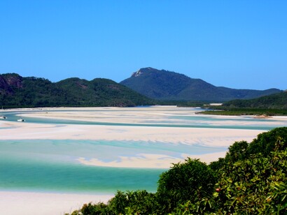 Todos los turistas que visitan Airlie Beach, aparte de querer conocer la Gran Barrera de Coral, tienen la intención de ir a la playa Whitehaven y explorar las isla,
Bahía y playa de Whitehaven, isla Hamilton, Queensland, Australia