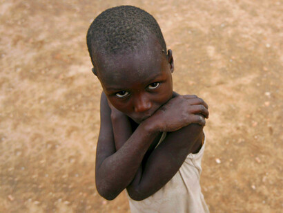 Niño en situación de pobreza extrema, África