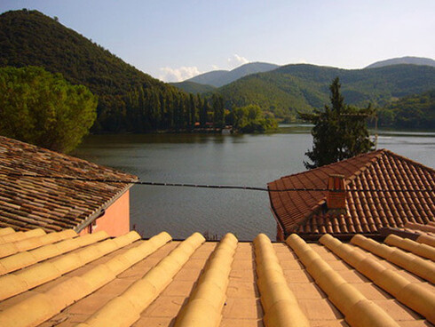 Case affacciate sul lago