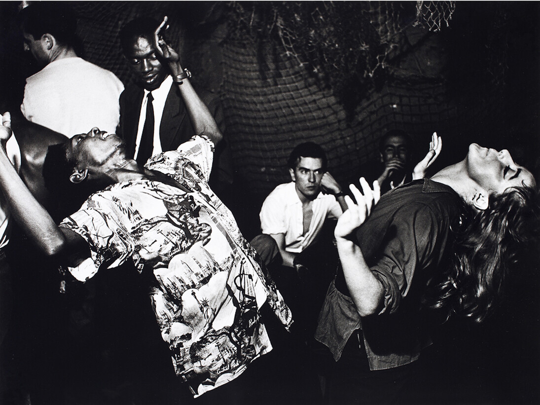 Vali Myers (Ann) danse à La Scala, Paris, 1950, Ed van der Elsken. Nederlands Fotomuseum Rotterdam. © Ed van der Elsken / Collection Stedelijk Museum Amsterdam