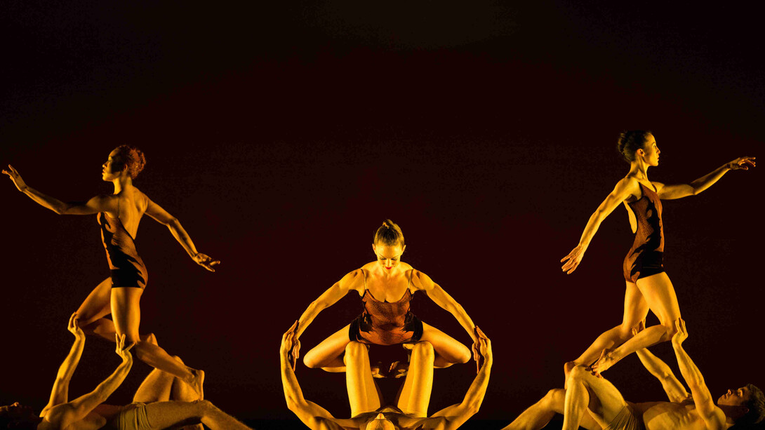 MOMIX, Caravan. Foto di Charles Azzopardi