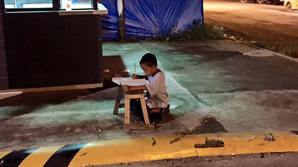 Aprendiendo a leer y escribir en las calles