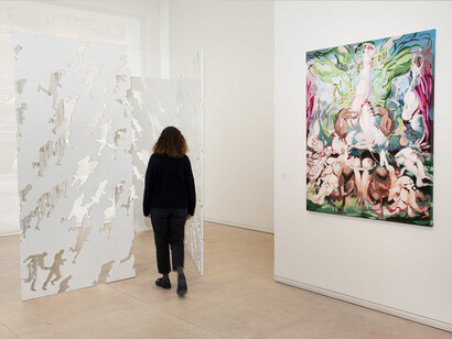 Various artists, Crowds, exhibition view. Courtesy of Opera Gallery 