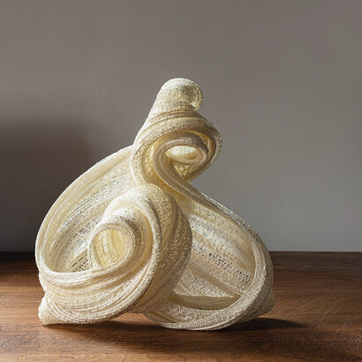 Me interesa explorar las características de la cestería y los fenómenos que produce el tejido para crear mis obras de arte