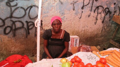 Luanda, Angola. Detrás de cada tenderete hay una historia