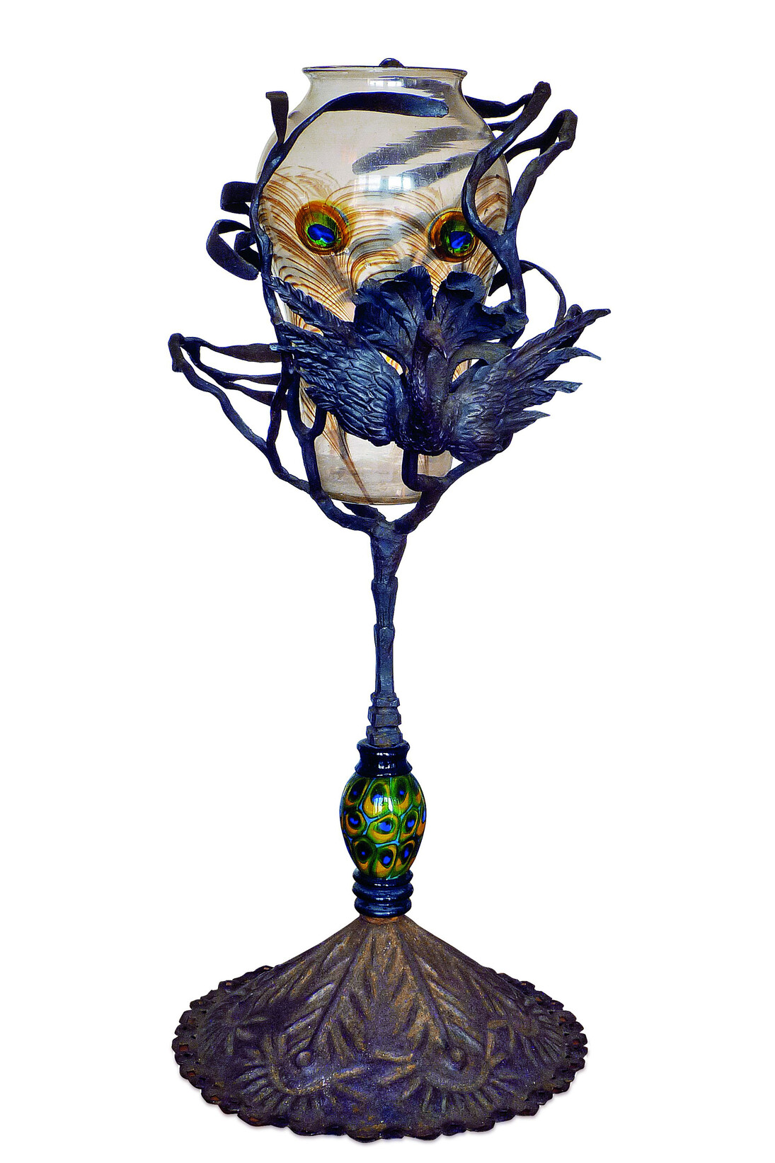 Umberto Bellotto et Atelier de Guiseppe Barovier
Vase « Plume de paon », vers 1914, Verre de Murano et fer forgé, 55 cm (haut.), Paris, Musée d’Orsay
© Musée d’Orsay Dist. RMN-grand Palais / Patrice Schmidt