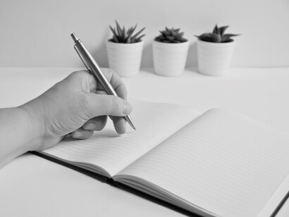 Aspiro a tener en vida, mi propia pluma que nunca deje de escribir