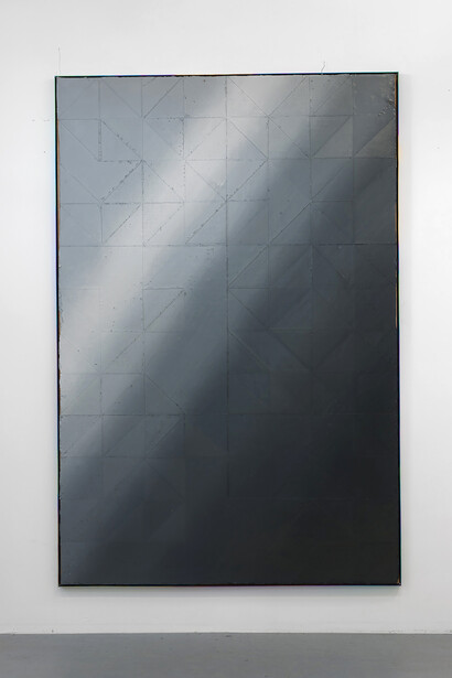 Mark Hagen, To Be Titled (Gradient Painting 38), 2014, acrylic on burlap over panel, titanium frame anondized with diet coke-coke zero, 97 x 65 x 2 in. / 246.38 x 165.1 x 5.08 cm © Mark Hagen, Courtesy Marlborough Chelsea 