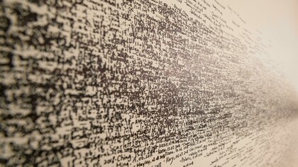 Muitos assuntos tratados pela semântica moderna aparecem em autores gregos e latinos. Platão (428 a.C. – 347 a. C.), em sua obra "Crátilo", discute diversas questões relativas ao significado das palavras, tais como a origem dos nomes, se são convencionais, ou se foram dados pelos deuses, qual o poder que faz com que os nomes possam representar as coisas e as mudanças no significado dos nomes