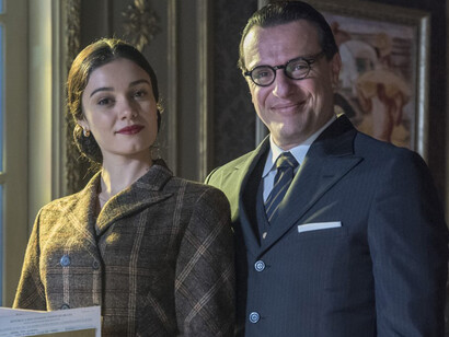 João Guimarães Rosa e Aracy Carvalho interpretados em oito capítulos na mini série Passaporte para a Liberdade (2021)