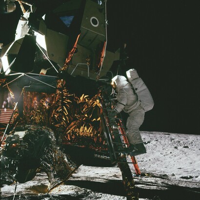 Alan Bean esce dal Modulo Lunare (LM) “Intrepid”, 16 novembre 1969 (Credit NASA)