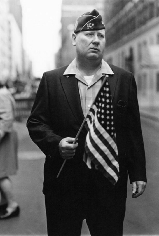 Diane Arbus, Veteran with a flag, N.Y.C. 1971 © The Estate of Diane Arbus