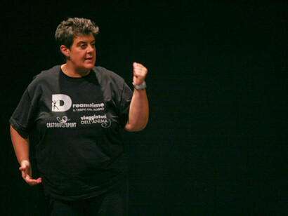 Paola Banone mentre insegna